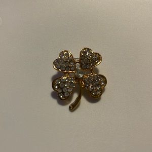Gold 4 leaf clover metal croc charm